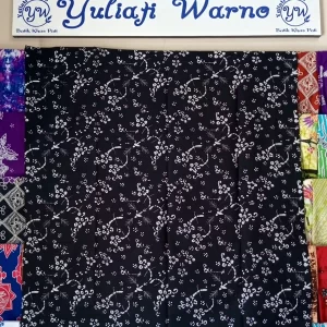 Produk Batik Yuliati Warno 07 - Kain Batik Motif MD5 Dasar Hitam